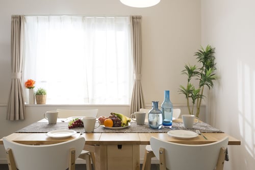 客室内のダイニングエリア