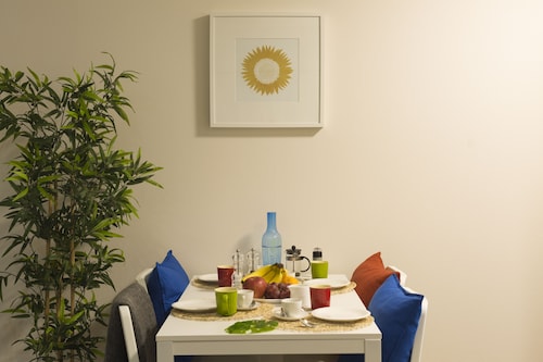 客室内のダイニングエリア