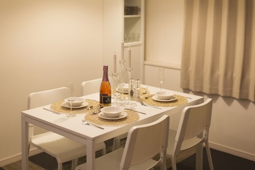 客室内のダイニングエリア