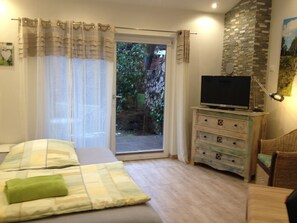 1 室のベッドルーム、セーフティボックス (室内)、アイロン / アイロン台、WiFi (無料)