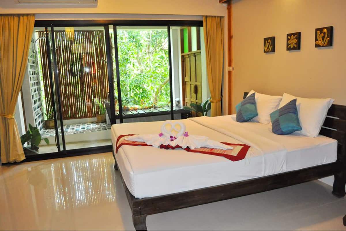 Deluxe Double Room | Blackout drapes, free WiFi, bed sheets