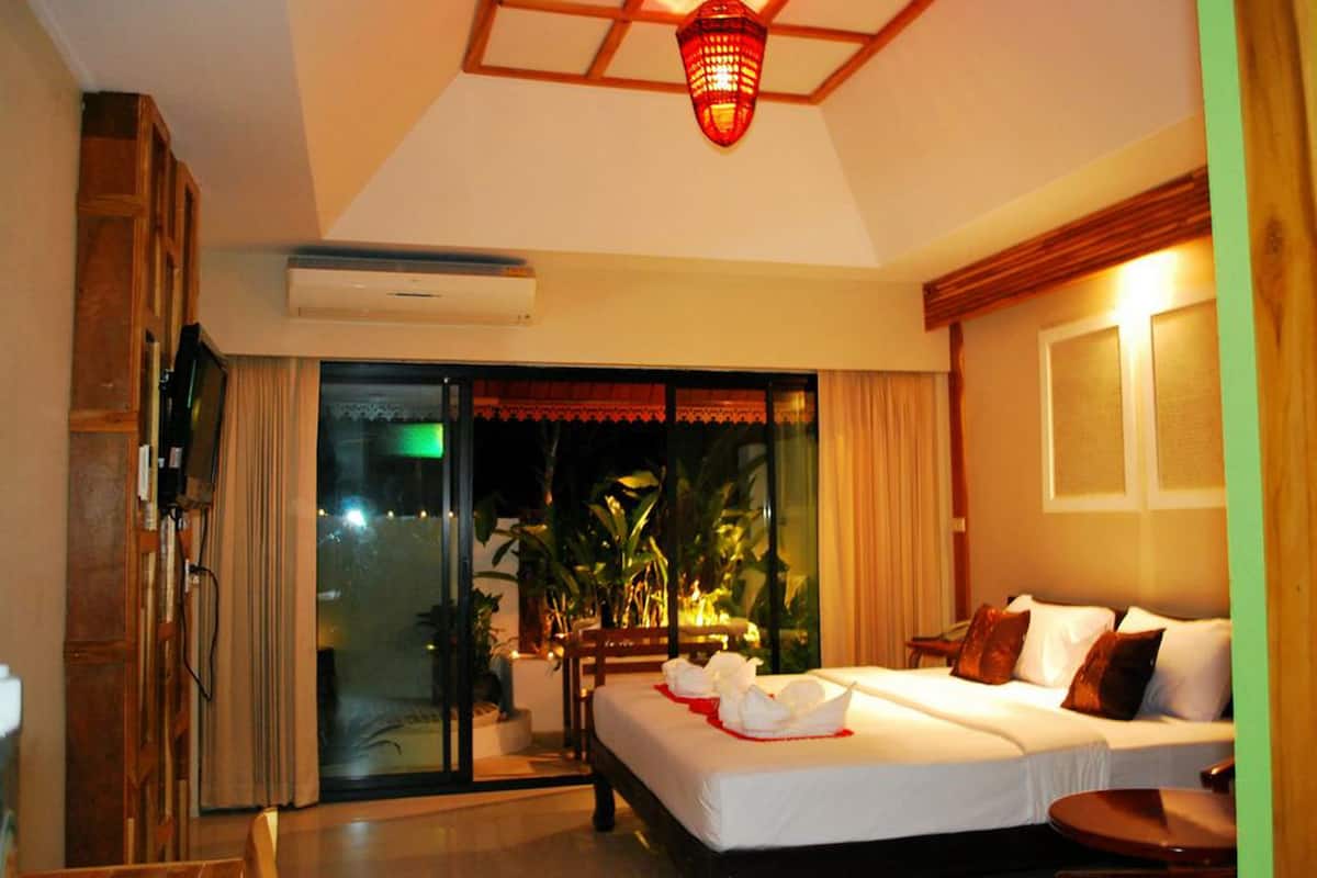 Superior Room | Blackout drapes, free WiFi, bed sheets