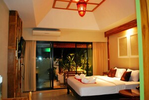 Superior Room | Blackout drapes, free WiFi, bed sheets