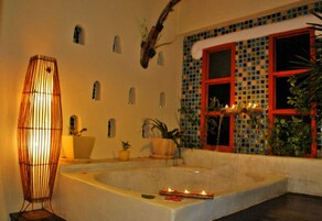 Superior Room | Jetted tub