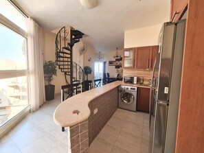 Fridge, microwave, oven, stovetop - from 1 week: - 35% discount private roof terrace sea view pool free WiFi central (Hurghada)