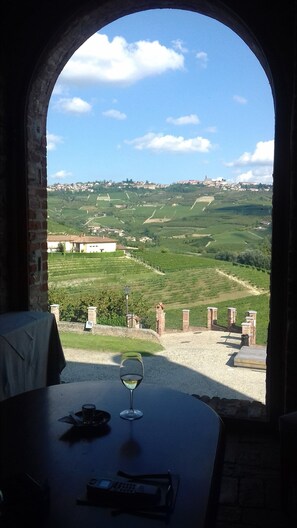 تناول الطعام بالخارج