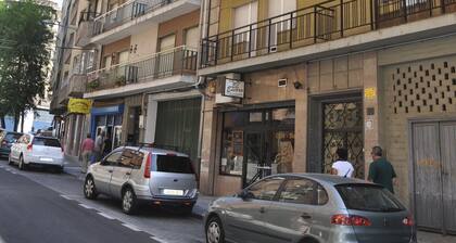 Calle Guerrilleros, historisches Zentrum und Zone del Corte Inglès