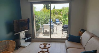 Appartement de luxe face Ă la plage BLEU Appartement ST CLAIR BEACH
