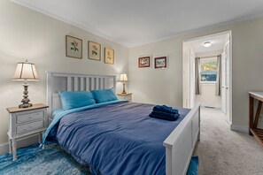 4 bedrooms, iron/ironing board, travel cot, free WiFi - Privacy and space with world class views (Montross)