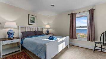 4 bedrooms, iron/ironing board, travel cot, free WiFi