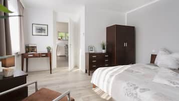 1 bedroom, iron/ironing board, internet, bed sheets