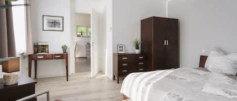 1 habitación, tabla de planchar con plancha y acceso a internet