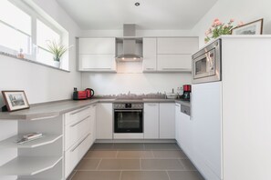 Fridge, microwave, oven, stovetop - Sunny days in our dreamlike, beautiful Dresden! (Center) (Dresden)