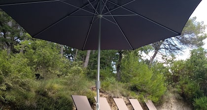 Aix-en-Provence, Maison de Charme, 200 m2, Piscine à débordement et Grand Jardin