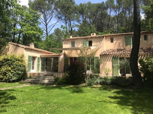 Aix-en-Provence, Charmant, 200 m2, Pool und großem Garten