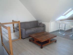 TV, table football, ping pong, books - MONT SAINT MICHEL AT 2 KILOMETERS  (Beauvoir)