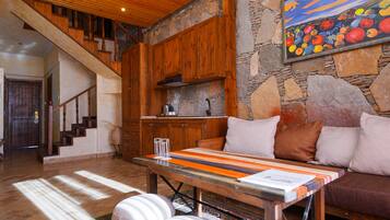 Phòng Suite dành cho gia đình, quang cảnh vườn | 1 phòng ngủ, bộ đồ giường cao cấp, minibar, két bảo mật tại phòng