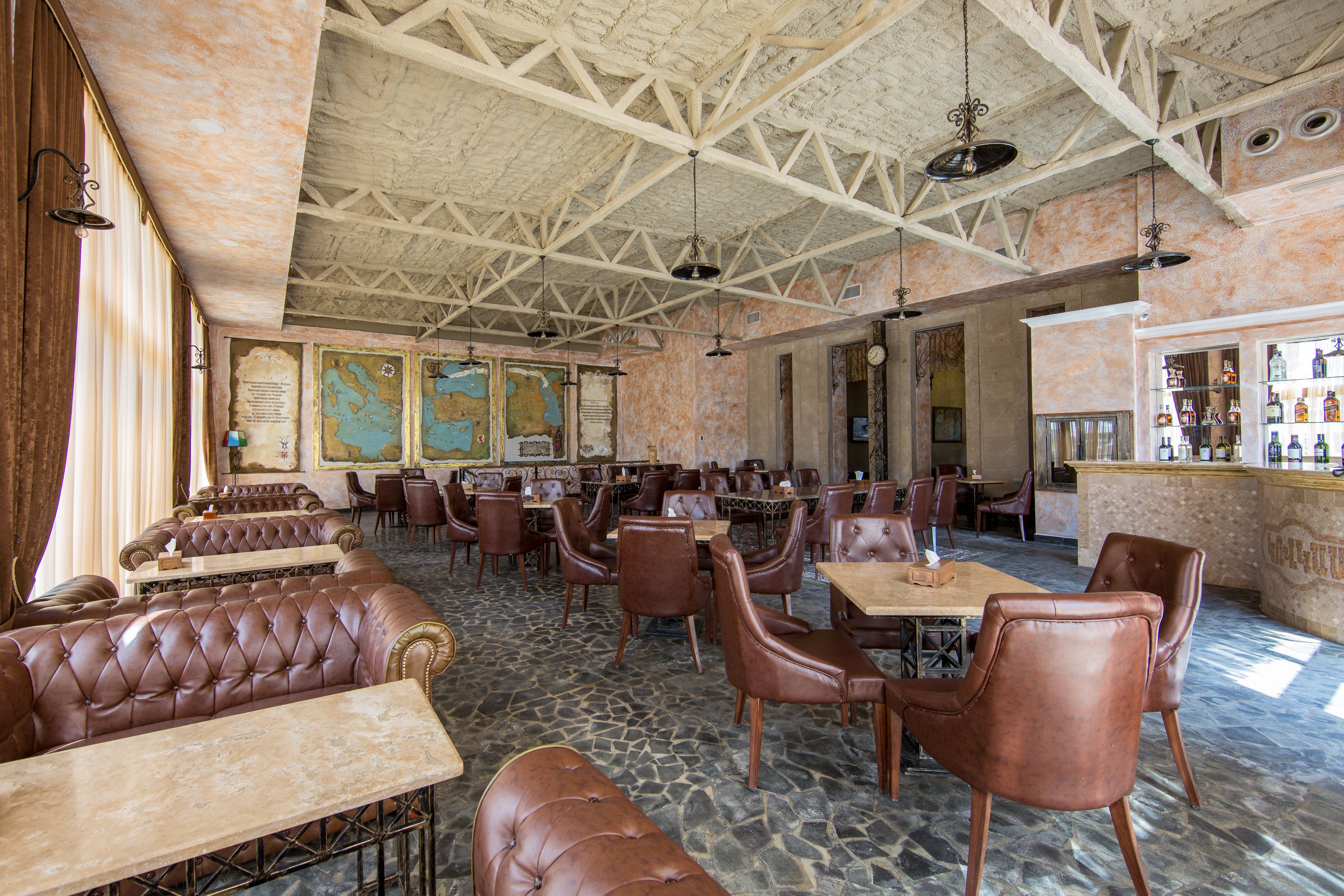 Breakfast and lunch served, local cuisine