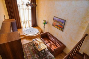 Premium bedding, minibar, in-room safe, individually decorated - Caucasus Hotel (Prroshyan)
