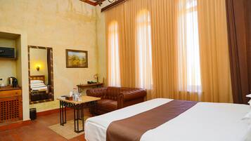 Standard Double Room, 1 Bedroom, Non Smoking | Premium bedding, minibar, in-room safe, individually decorated
