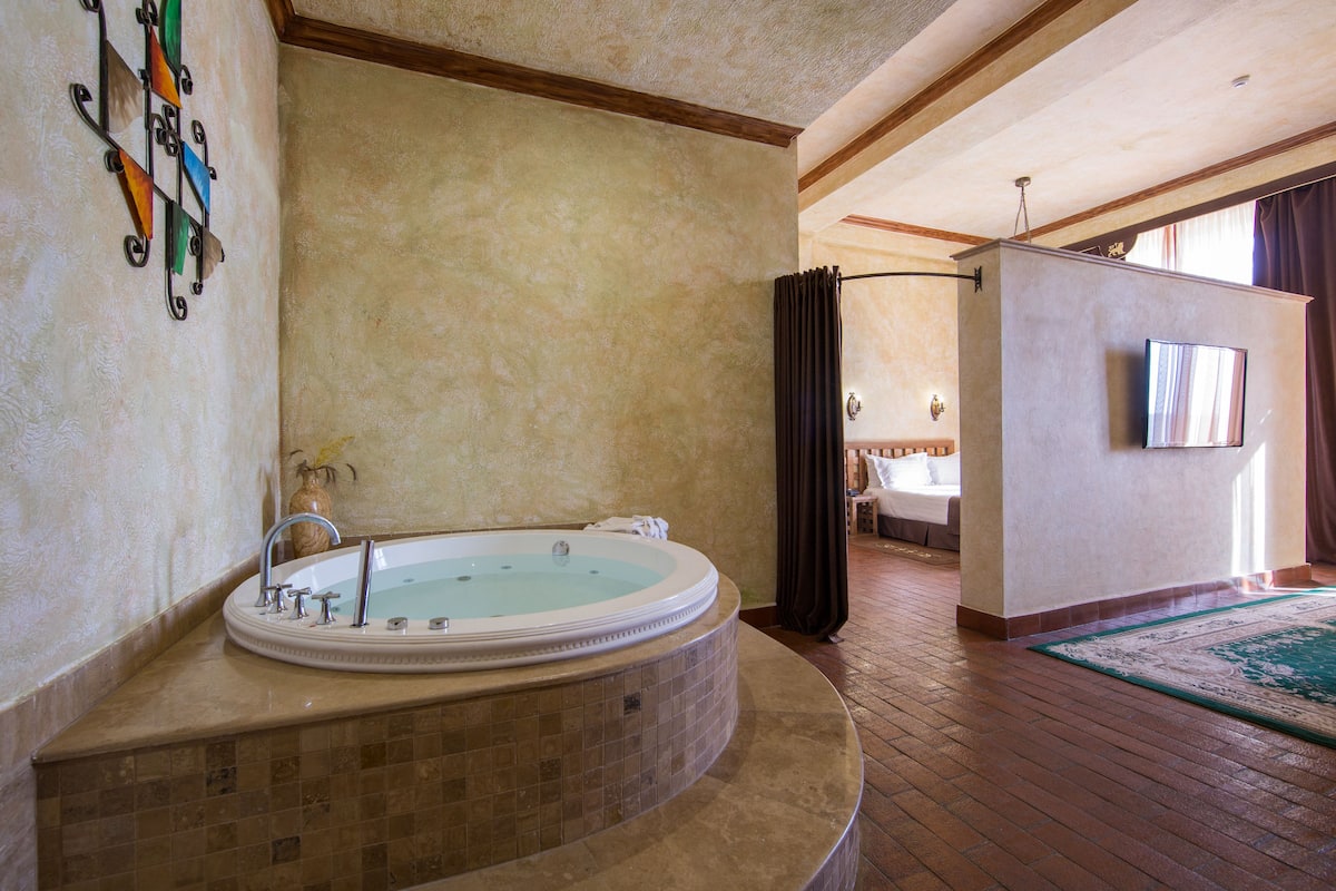1 bedroom, premium bedding, minibar, in-room safe