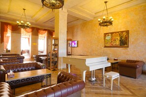 Reception hall - Caucasus Hotel (Prroshyan)