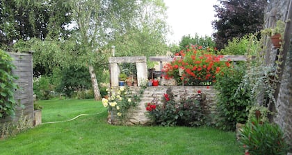 maison indépendante labellisée 3 étoiles au sein d'un village avec commerces