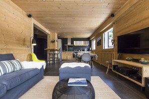 TV connectée, lecteur de DVD, chaîne hi-fi, espaces bureaux