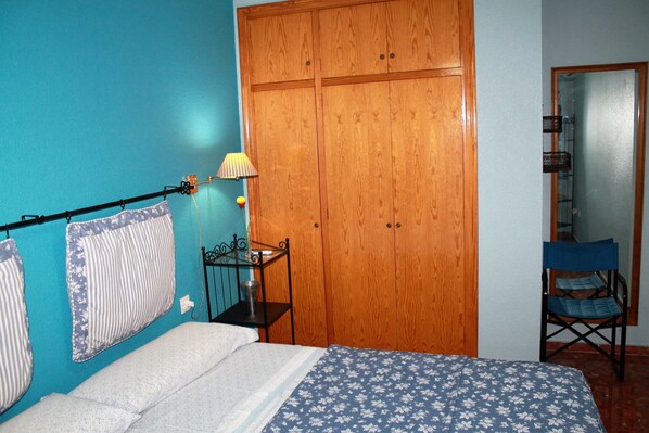 3 bedrooms, soundproofing, iron/ironing board, free WiFi