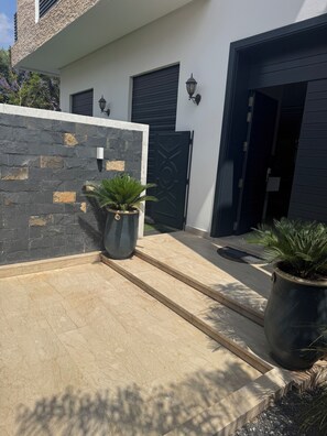 Exterior detail - Superb villa with private heated swimming pool and gym. (Marrakech)