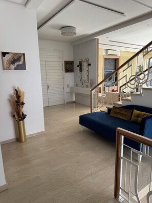 Interior - Superb villa with private heated swimming pool and gym. (Marrakech)