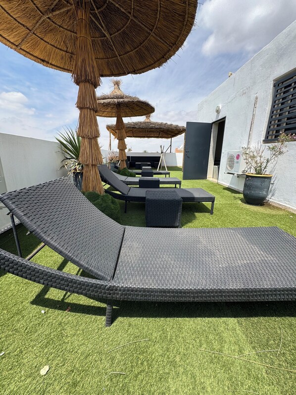 Terrace/patio - Superb villa with private heated swimming pool and gym. (Marrakech)