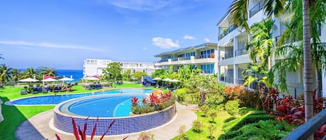 Royal Penthouse, 2 Bedrooms, Ensuite, Oceanfront | In-room safe, individually furnished, desk, laptop workspace