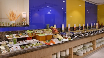 Desayuno buffet todos los días (con cargo)