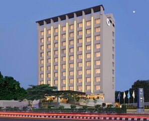 Front of property - Fortune Inn Promenade, Vadodara - Member ITC Hotels' Group (Vadodara)