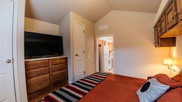 1 slaapkamer, een bureau, reisbedje, gratis wifi