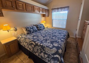 1 bedroom, desk, travel cot, WiFi