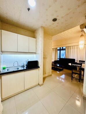 Premium bedding, in-room safe, desk, soundproofing - KL Service Apartment at Times Square (Kuala Lumpur)