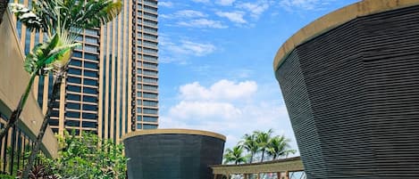 Outdoor pool, pool loungers