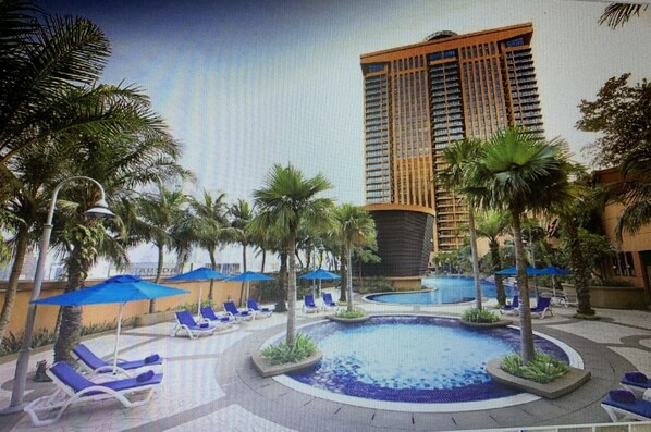 Outdoor pool, pool loungers