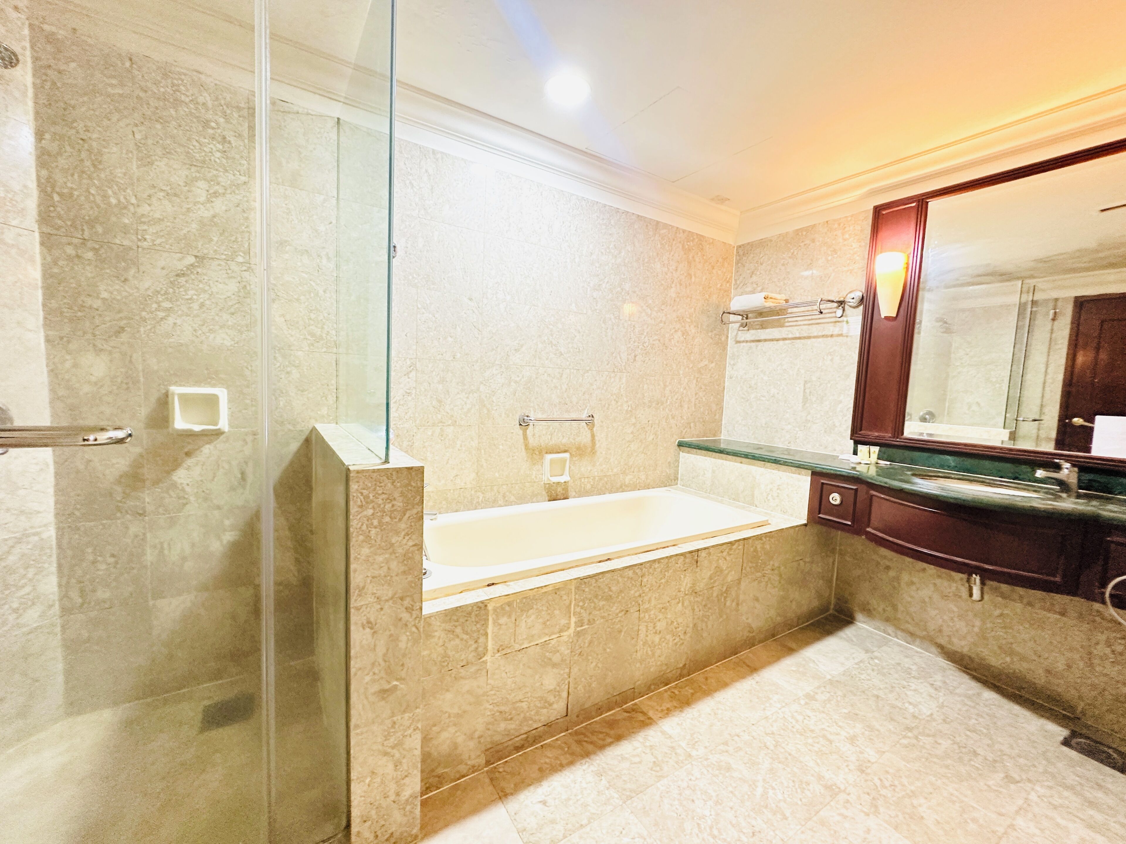Deluxe Apartment with City View | Bathroom | Separate tub and shower, deep soaking tub, rainfall showerhead