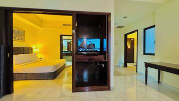 Premium bedding, in-room safe, desk, soundproofing