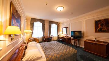 Deluxe Room | 1 bedroom, premium bedding, minibar, in-room safe