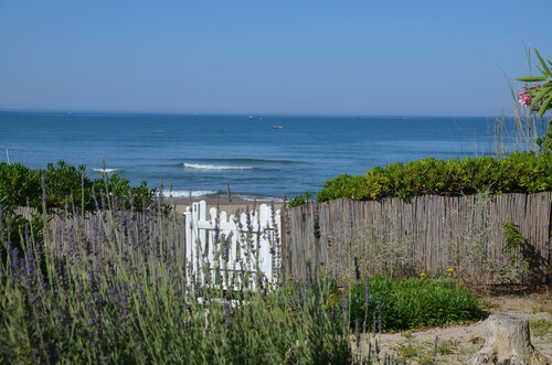 SEA FRONT VILLA - VILLA FERRERO DOMUS GAUDII 50 METERS FROM THE SEA