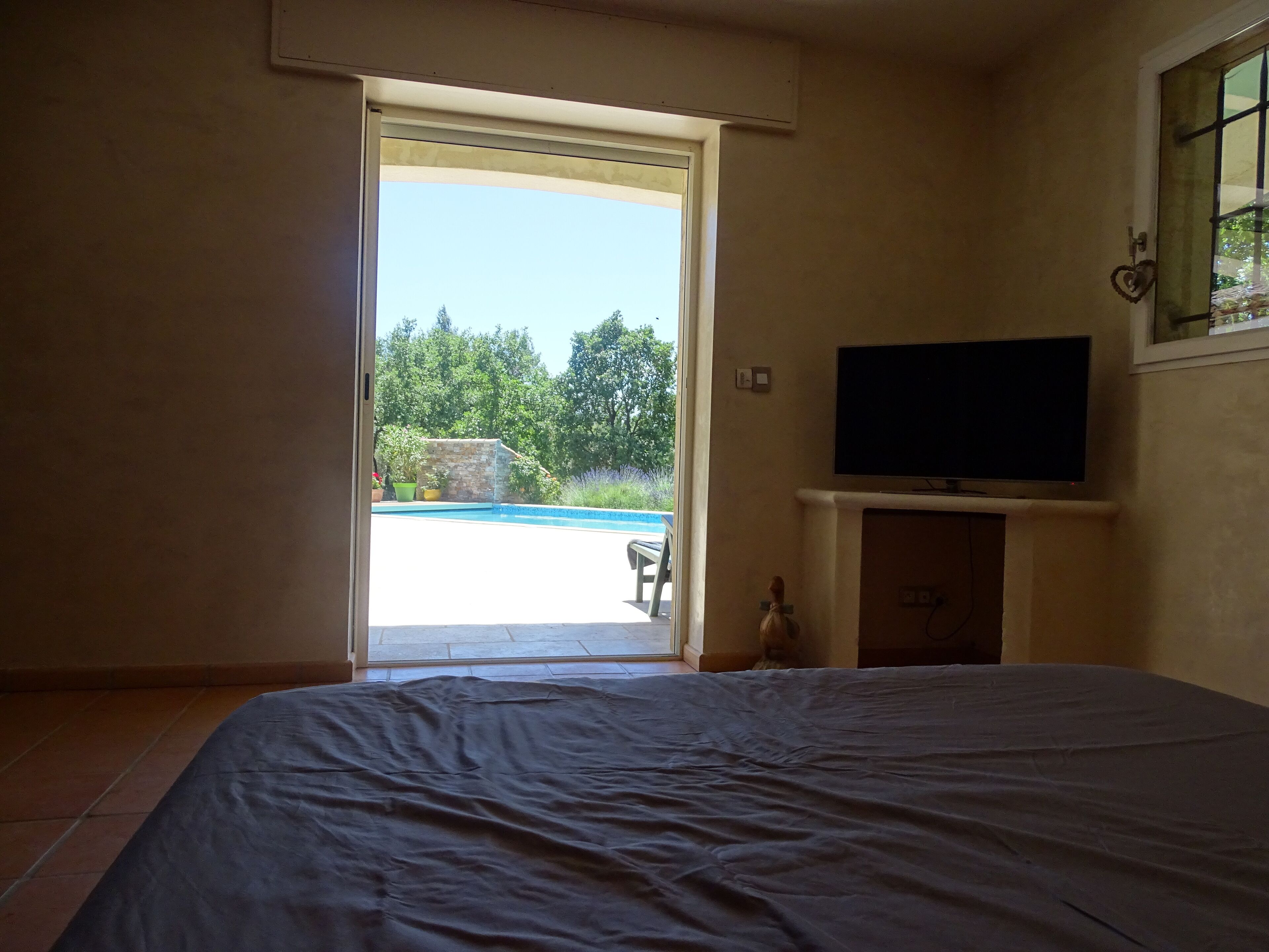 4 bedrooms, iron/ironing board, travel crib, free WiFi