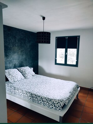 4 chambres, fer et planche à repasser, lit parapluie, Wi-Fi gratuit
