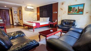 Minibar, in-room safe, desk, laptop workspace