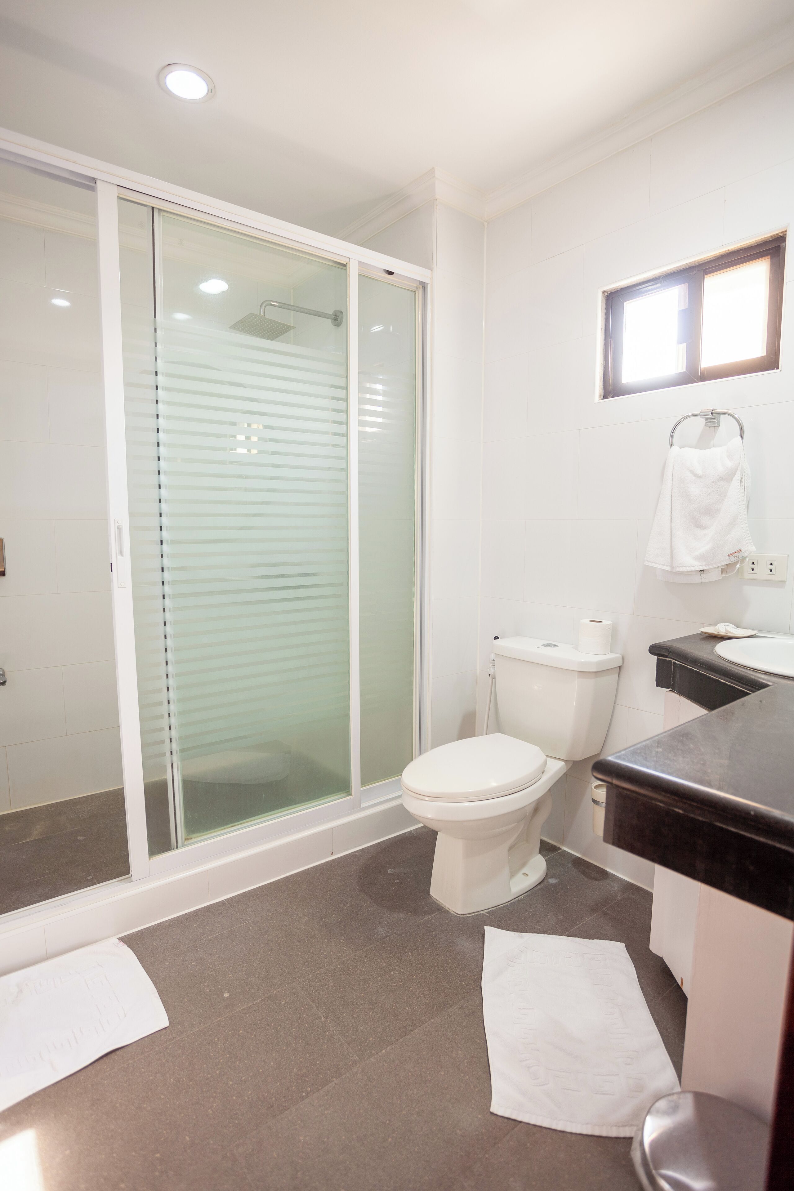 presidential suite | bathroom | hair dryer, bidet, towels