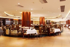 Daily buffet breakfast (CNY 88 per person) - Winnerway Hotel (Dongguan)