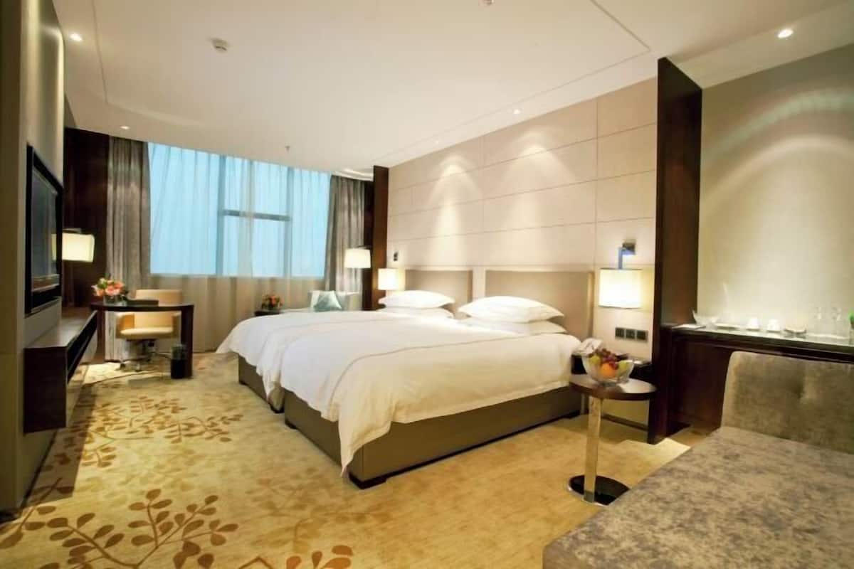 Minibar, in-room safe, desk, blackout drapes